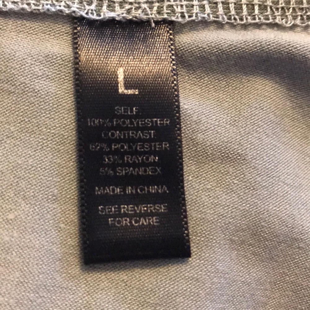 BKE Boutique Gray & Sage Sparkling Tank Large - Picture 7 of 7